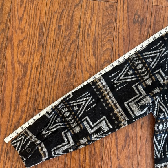 Forever 21 Aztec Print Button Down Woolen lightweight Lapel Shirt Jacket/Shacket - Picture 11 of 15